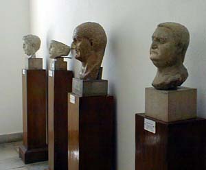 busts